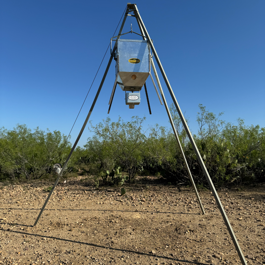 SpinTech 300LB Winch Up Feeder